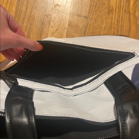 RAREFORM Maya CrossBody GYM TOTE DUFFLE Blue billboard recycled personal Bag - Picture 12 of 17